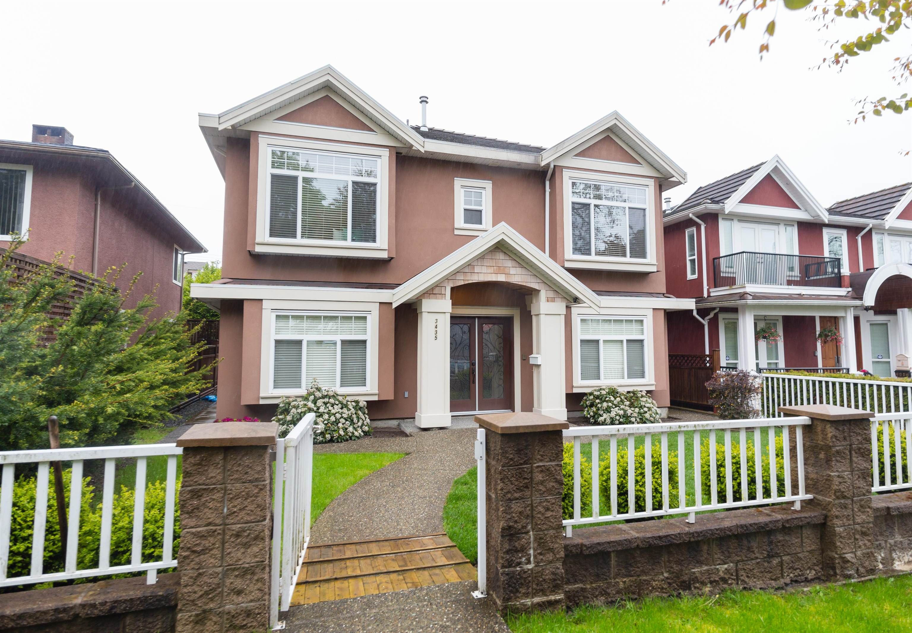 I have sold a property at 3435 4TH AVE E in Vancouver
